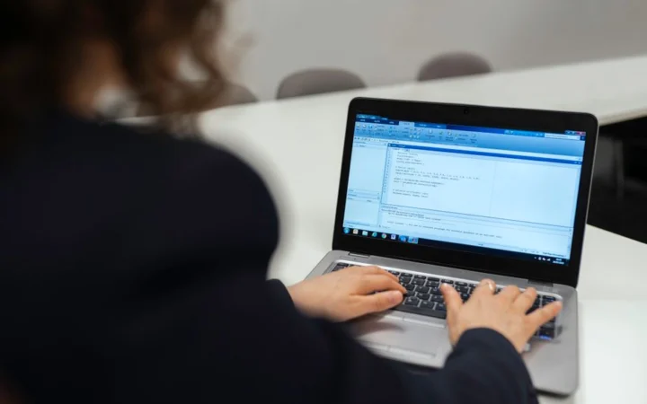 Monthly vs Annual SaaS Plans: Which Saves Your Business Money?