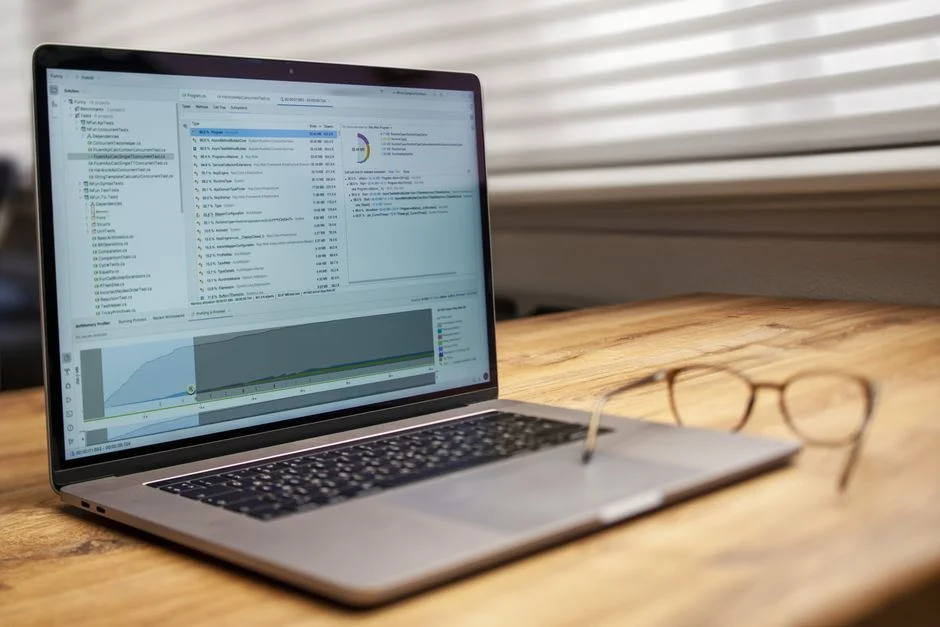 Monthly vs Annual SaaS Plans: Which One Actually Saves Your Business Money?