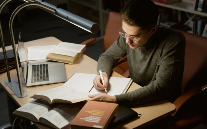 – Best Free AI Tools for Students